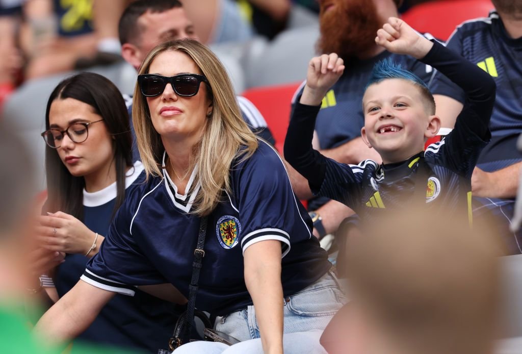 Frumusețile de la EURO 2024! Imagini spectaculoase cu fanele care au făcut senzație în tribune _26