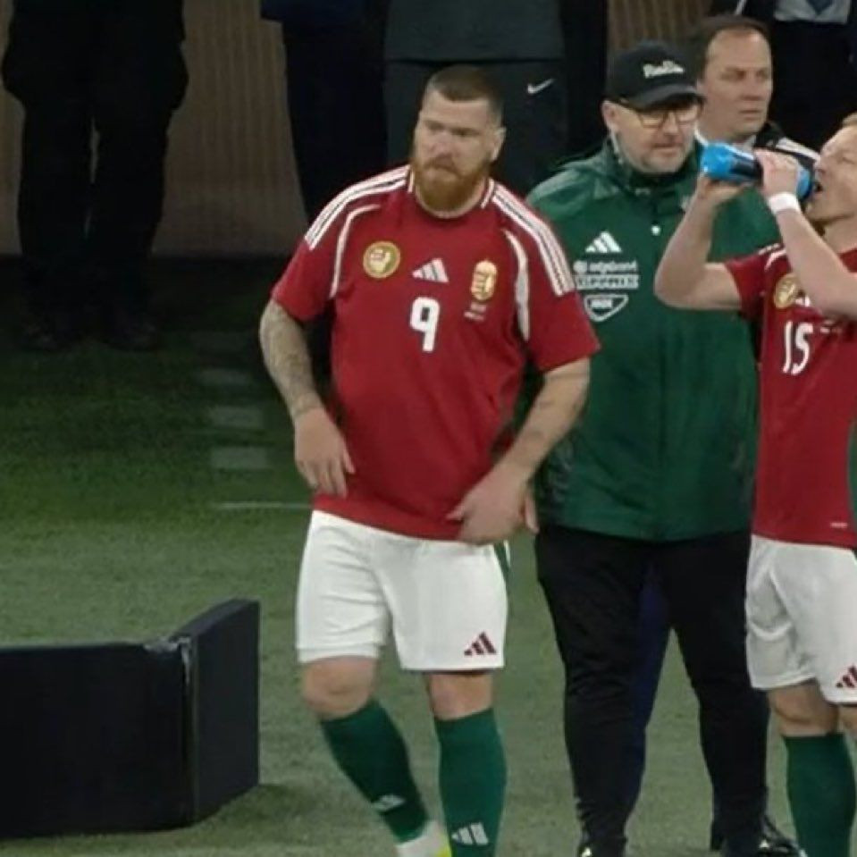 Ironizat și acuzat că e supraponderal, atacantul maghiar Martin Ádám dă replica presei internaționale la EURO 2024_2