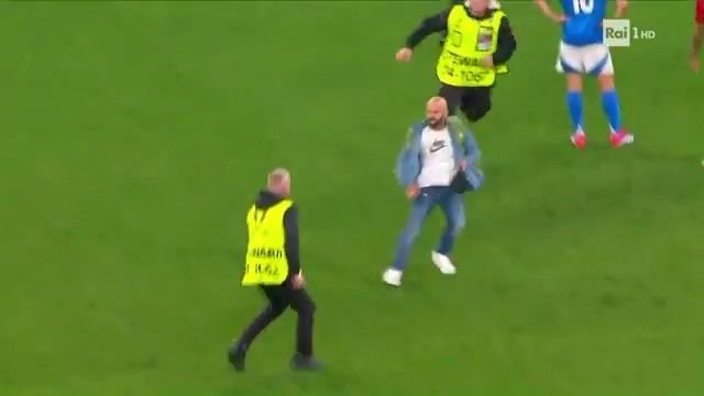 Scandal la EURO 2024: UEFA deschide o anchetă după haosul provocat de fanii albanezi!_5