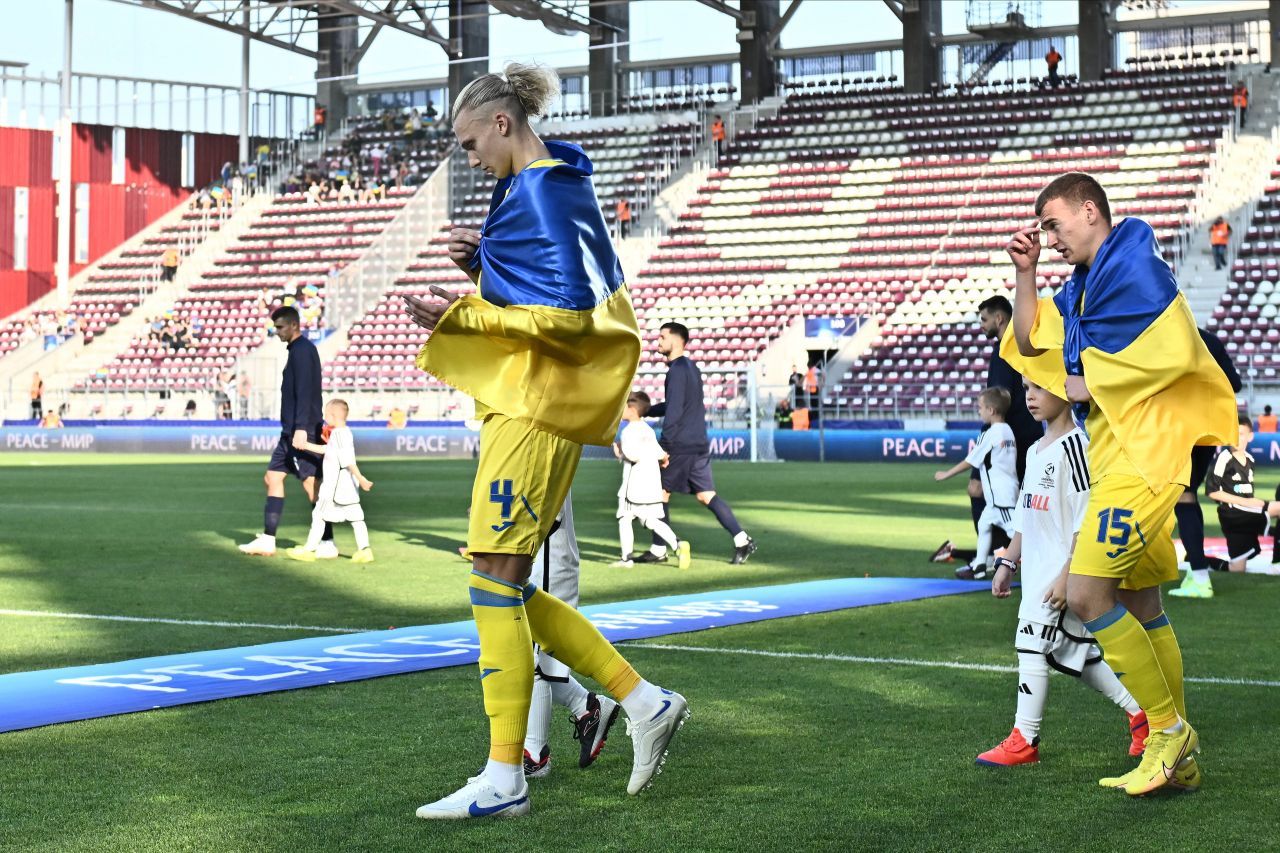 Fotbalistul român născut lângă Galați a semnat cu Dinamo Kiev, vicecampioana Ucrainei! Contract pe 5 sezoane, salariu pe măsură_4