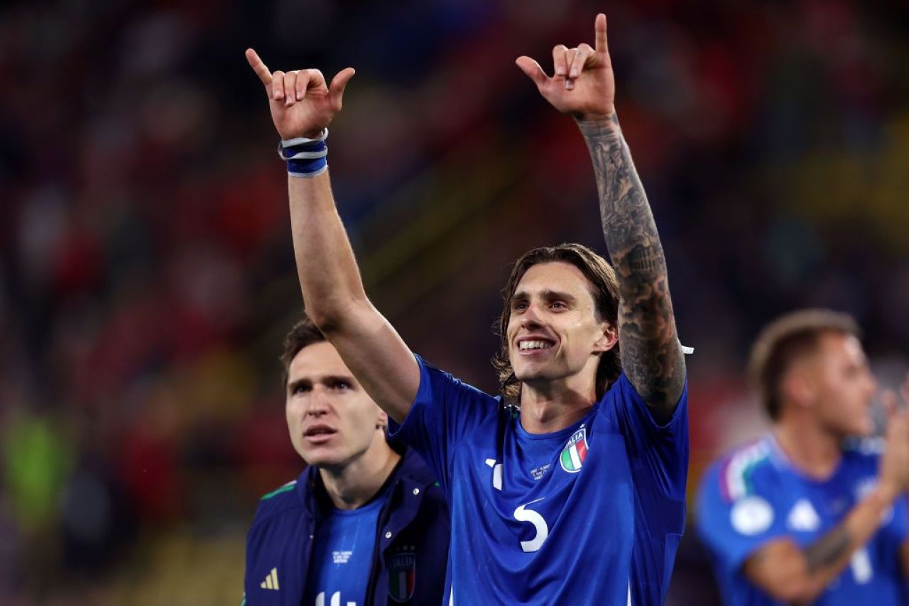 Fiori pentru Drăgușin! Tottenham vrea să-l transfere pe italianul Calafiori_4