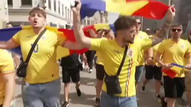 Mii de fani ai României pe străzile din Munchen înaintea meciului cu Ucraina de la EURO 2024 (2)