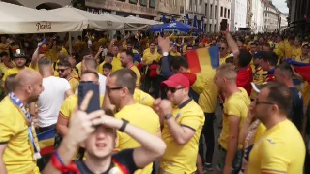 Atmosferă fantastică înainte de România - Ucraina! Imnul a răsunat pe străzile din Munchen_15