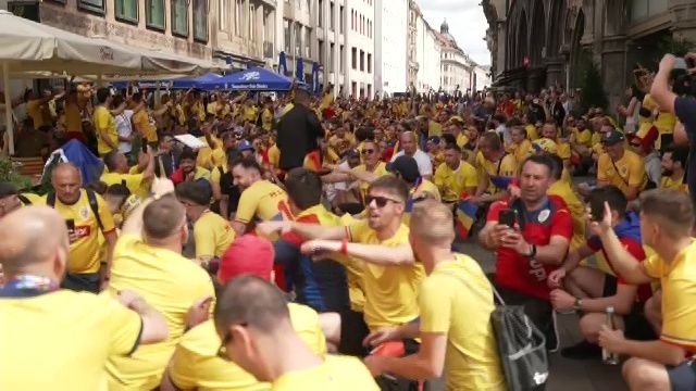 Atmosferă fantastică înainte de România - Ucraina! Imnul a răsunat pe străzile din Munchen_16