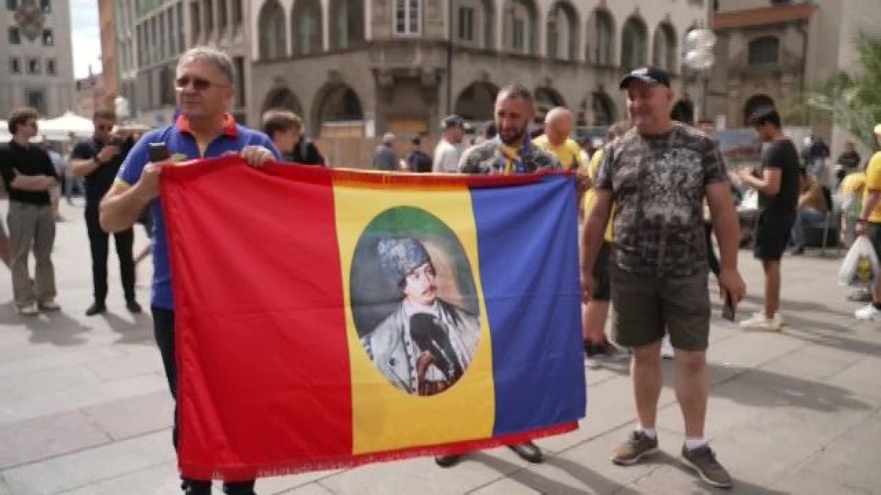 Atmosferă fantastică înainte de România - Ucraina! Imnul a răsunat pe străzile din Munchen_25