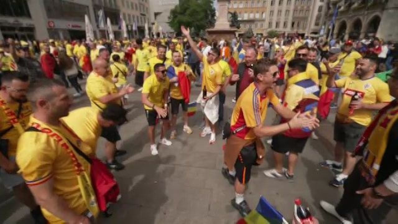 Atmosferă fantastică înainte de România - Ucraina! Imnul a răsunat pe străzile din Munchen_34