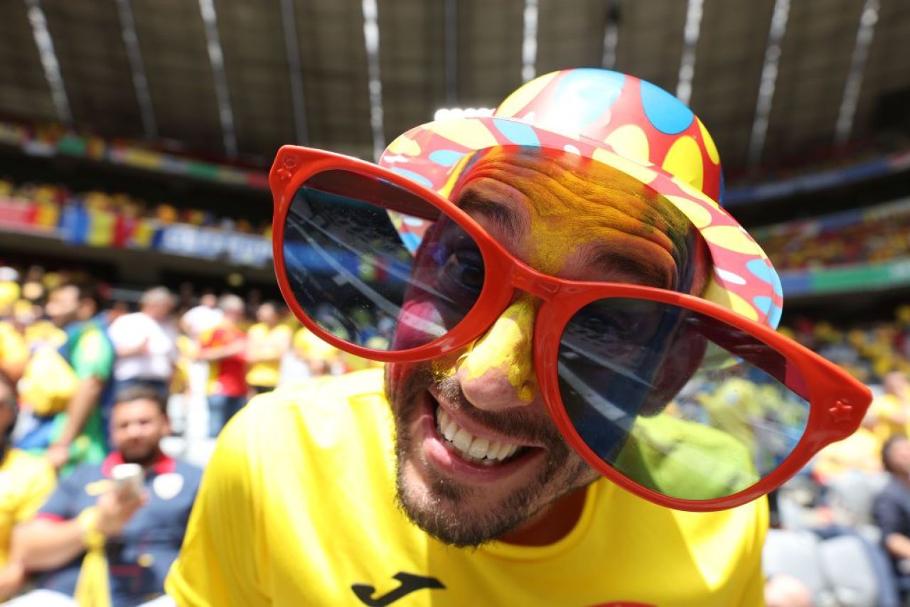 Inimă și culoare! Fanii români au strălucit în tribune la primul meci al tricolorilor la Euro 2024. Imagini spectaculoase_1