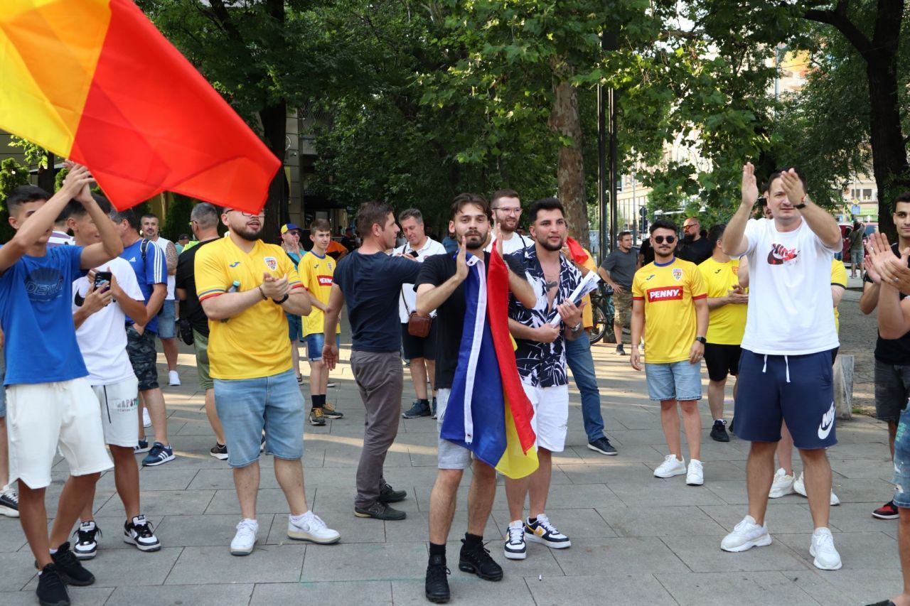 Fierbe Piața Universității! Românii au strălucit în centrul Bucureștiului după victoria naționalei de la EURO 2024_7