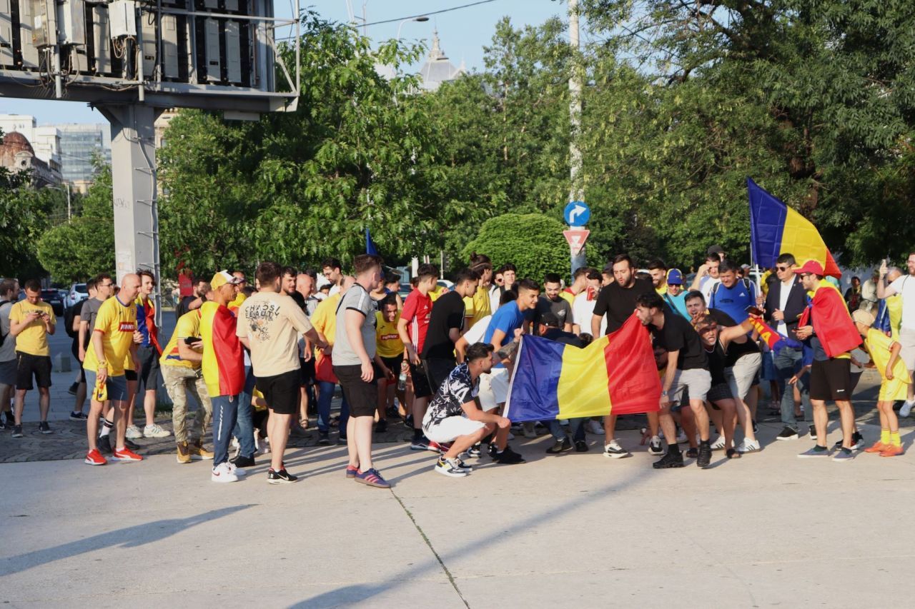 Fierbe Piața Universității! Românii au strălucit în centrul Bucureștiului după victoria naționalei de la EURO 2024_9