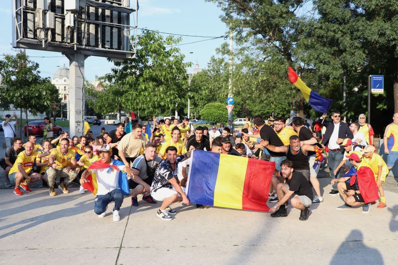 Fierbe Piața Universității! Românii au strălucit în centrul Bucureștiului după victoria naționalei de la EURO 2024_10