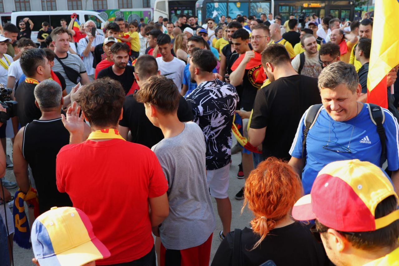 Fierbe Piața Universității! Românii au strălucit în centrul Bucureștiului după victoria naționalei de la EURO 2024_11