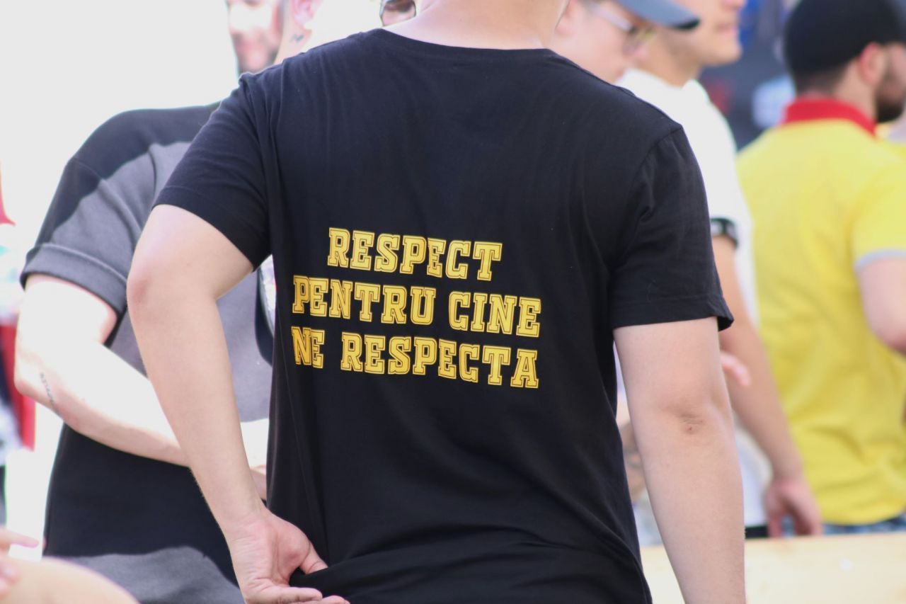Nebunie în București! Fanii României au vizionat meciul cu Ucraina, la o temperatură de 35 de grade Celsius_7
