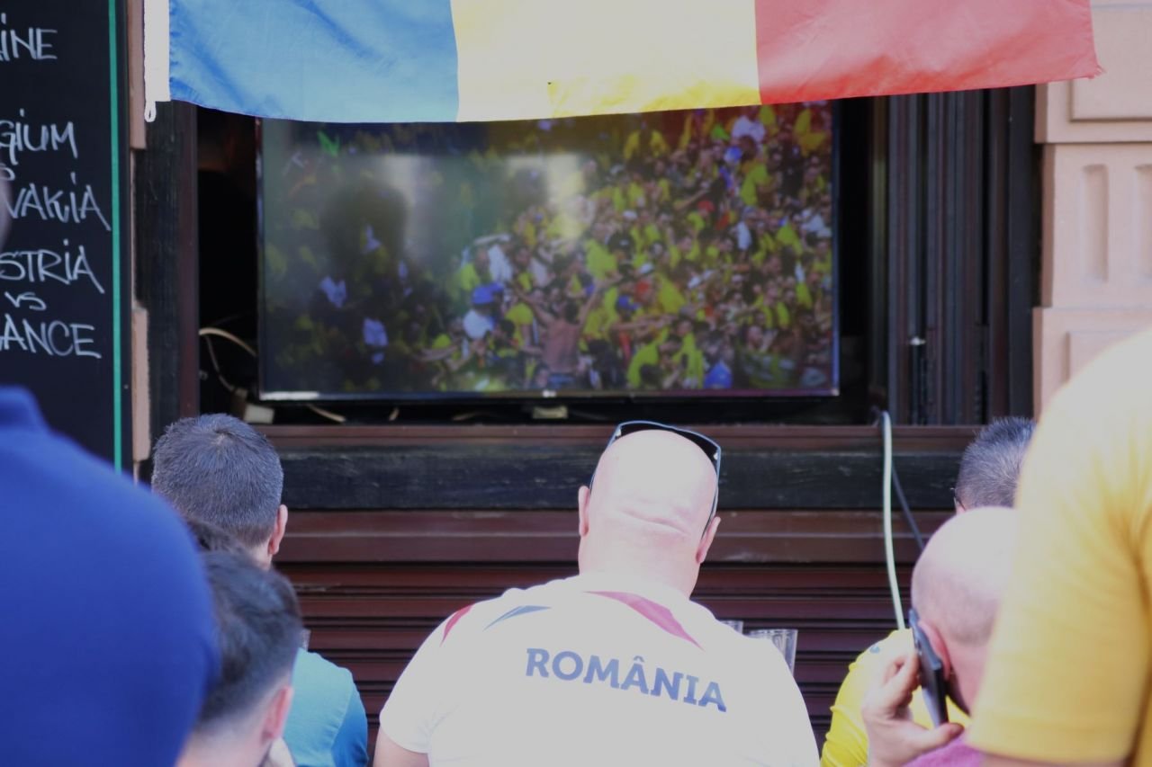 Mii de oameni s-au bucurat de victoria 