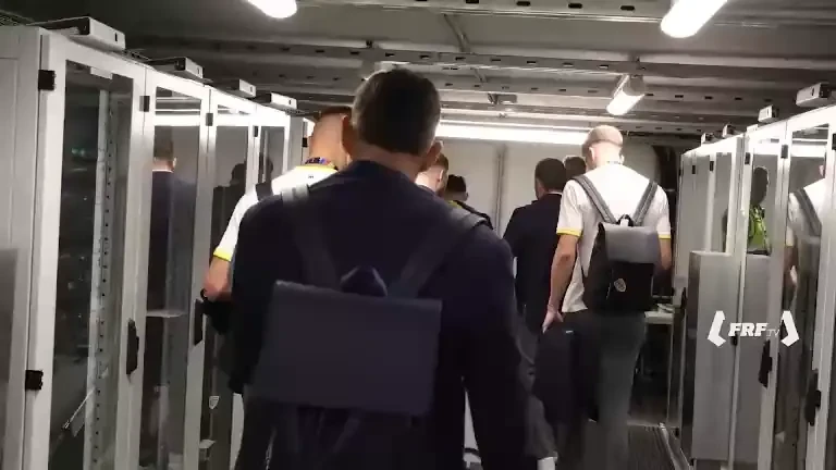 Fotbaliștii Rom&acirc;niei, așteptați ca niște campioni la hotelul din Wurzburg