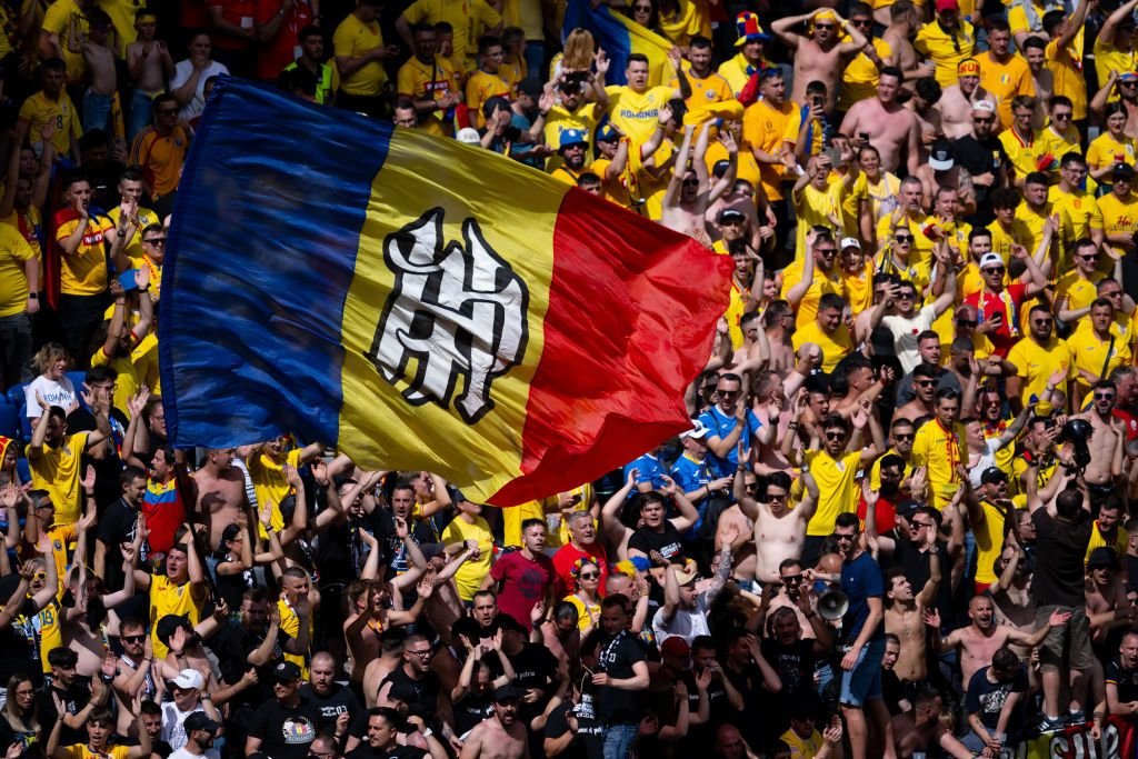 Jurnaliștii nemți, la picioarele suporterilor tricolori. Momentul care le-a creat 