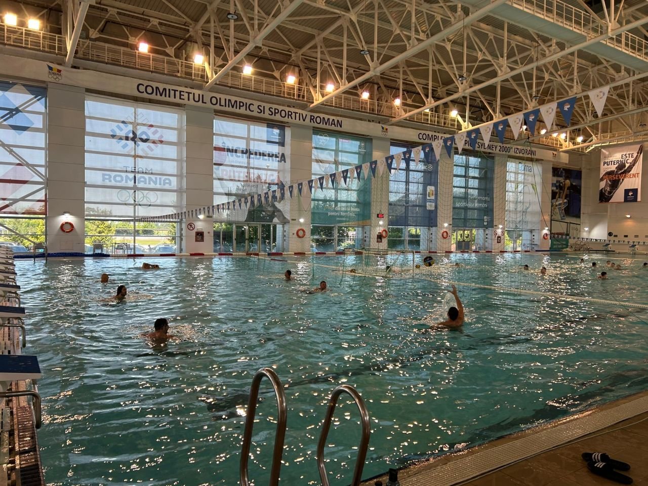 Chef Florin Dumitrescu le-a făcut o surpriză băieților din naționala de polo, calificată la JO 2024. Reportaj la Izvorani _6