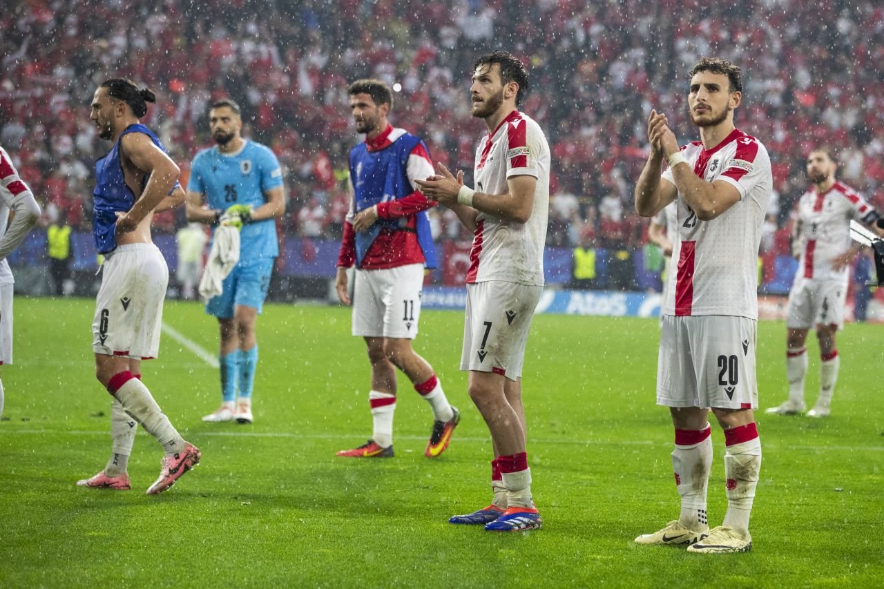 ”Olteanul” Anzor Mekvabishvili, peste starul Khvicha Kvaratskhelia la debutul Georgiei de la EURO 2024!_3