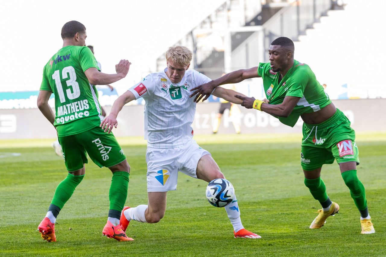 Portretul lui Kennedy Boateng, noul fundaș central de la Dinamo! ”Un apărător de clasă, încearcă mereu să compenseze erorile coechipierilor”_5