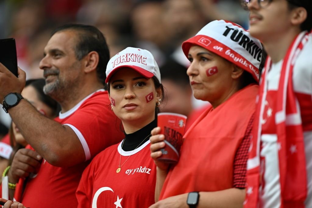 Frumusețile de la EURO 2024! Imagini spectaculoase cu fanele care au făcut senzație în tribune _31