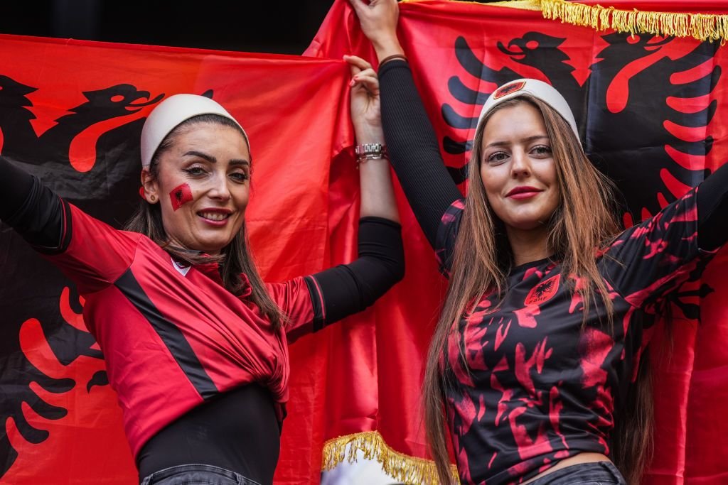 Frumusețile de la EURO 2024! Imagini spectaculoase cu fanele care au făcut senzație în tribune _37