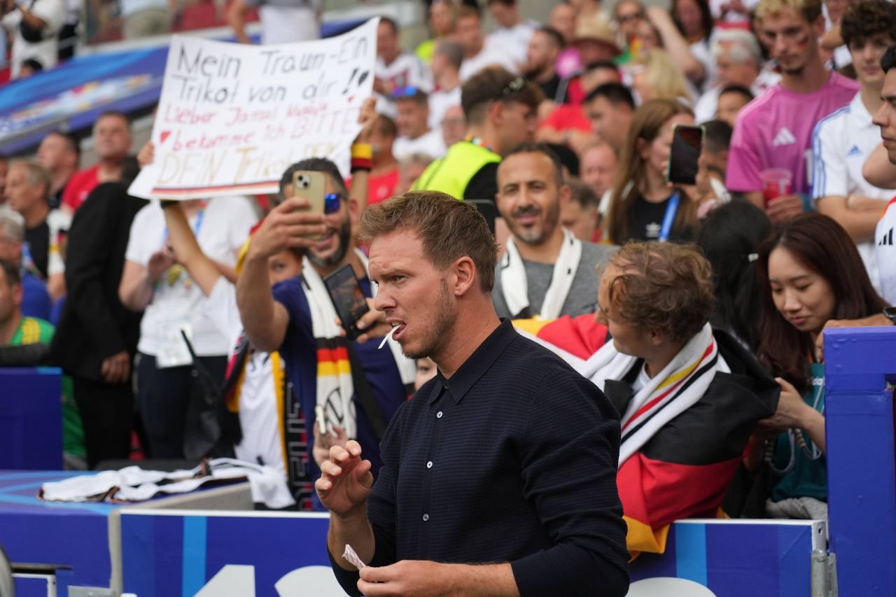 Spectacol în tribune! Suporterii care au atras atenția la meciul Germania - Ungaria_81