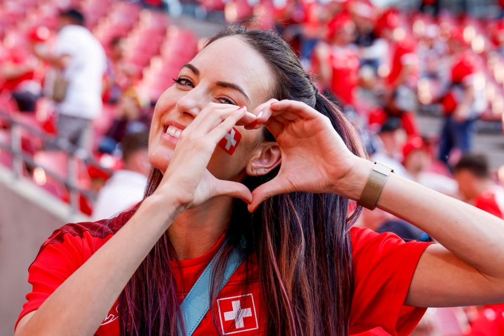 Frumusețile de la EURO 2024! Imagini spectaculoase cu fanele care au făcut senzație în tribune _45