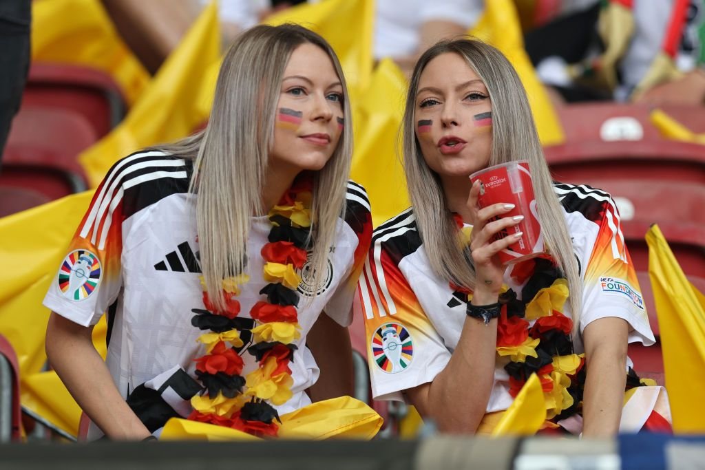 Frumusețile de la EURO 2024! Imagini spectaculoase cu fanele care au făcut senzație în tribune _50