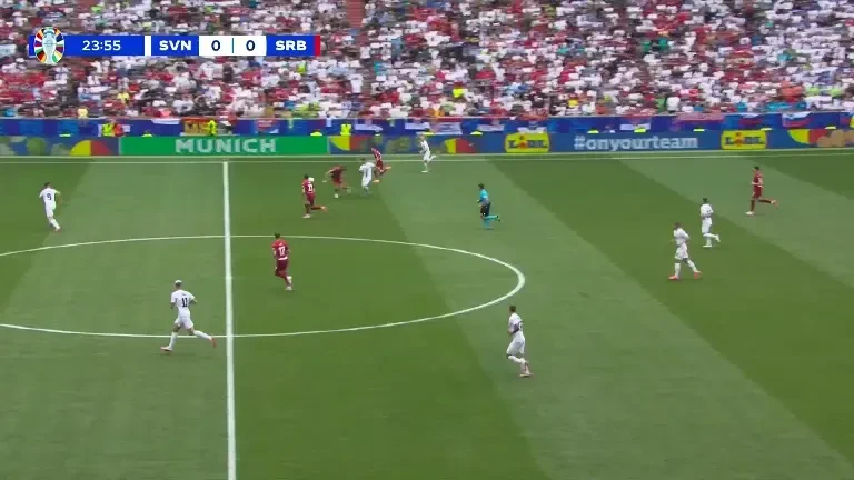 Istvan Kovacs îi arată cartonașul galben lui Mladenovic. Ce s-a întâmplat în Slovenia - Serbia (20 iunie 2024)