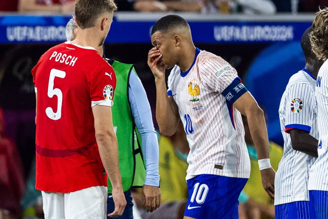 Decizia luată de Kylian Mbappe după accidentarea suferită &icirc;n meciul cu Austria de la EURO 2024! Anunțul venit din Franța