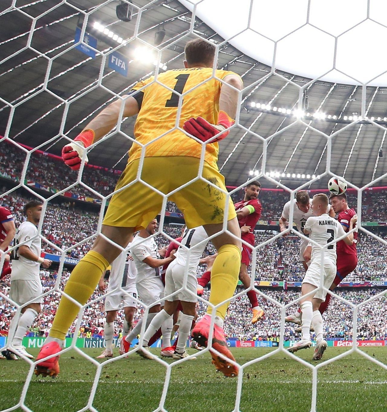 Lovitură de teatru sub ochii lui Istvan Kovacs. Ce s-a întâmplat la ultima fază din Slovenia - Serbia 1-1, la EURO 2024_3