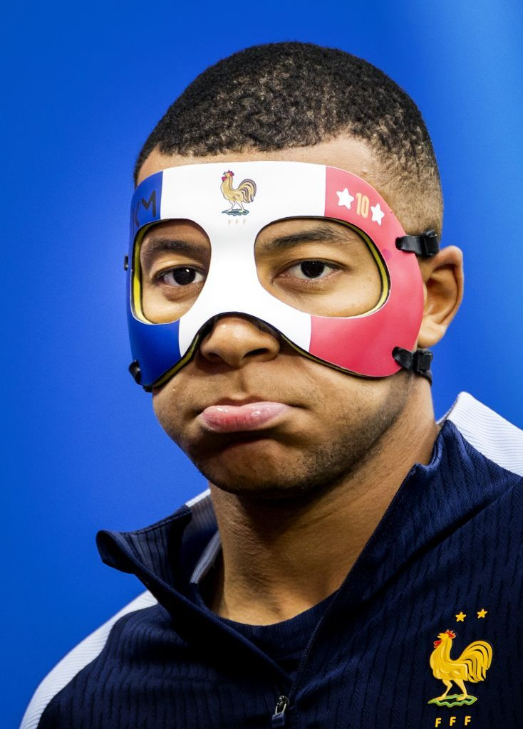 UEFA nu îi permite lui Kylian Mbappe să joace cu masca folosită la antrenamente. Ce pregătește Franța_7