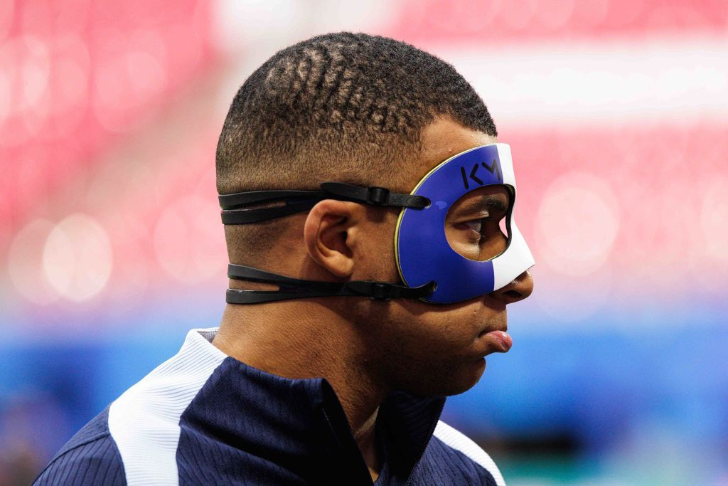 UEFA nu îi permite lui Kylian Mbappe să joace cu masca folosită la antrenamente. Ce pregătește Franța_10