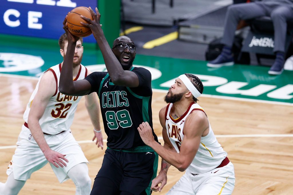 Average Ghiță. Un puști de 18 ani este mai înalt decât Ghiță Mureșan și poate privi NBA-ul de sus_5