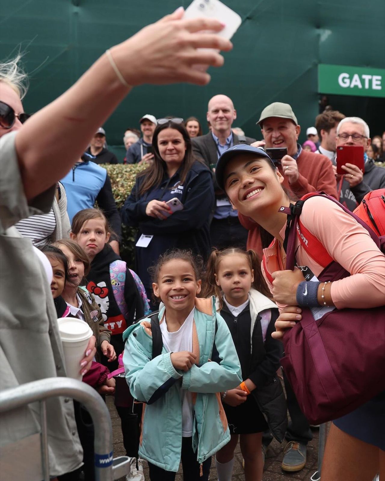 De la spectator la protagonistă! Emma Răducanu revine la Wimbledon!_34