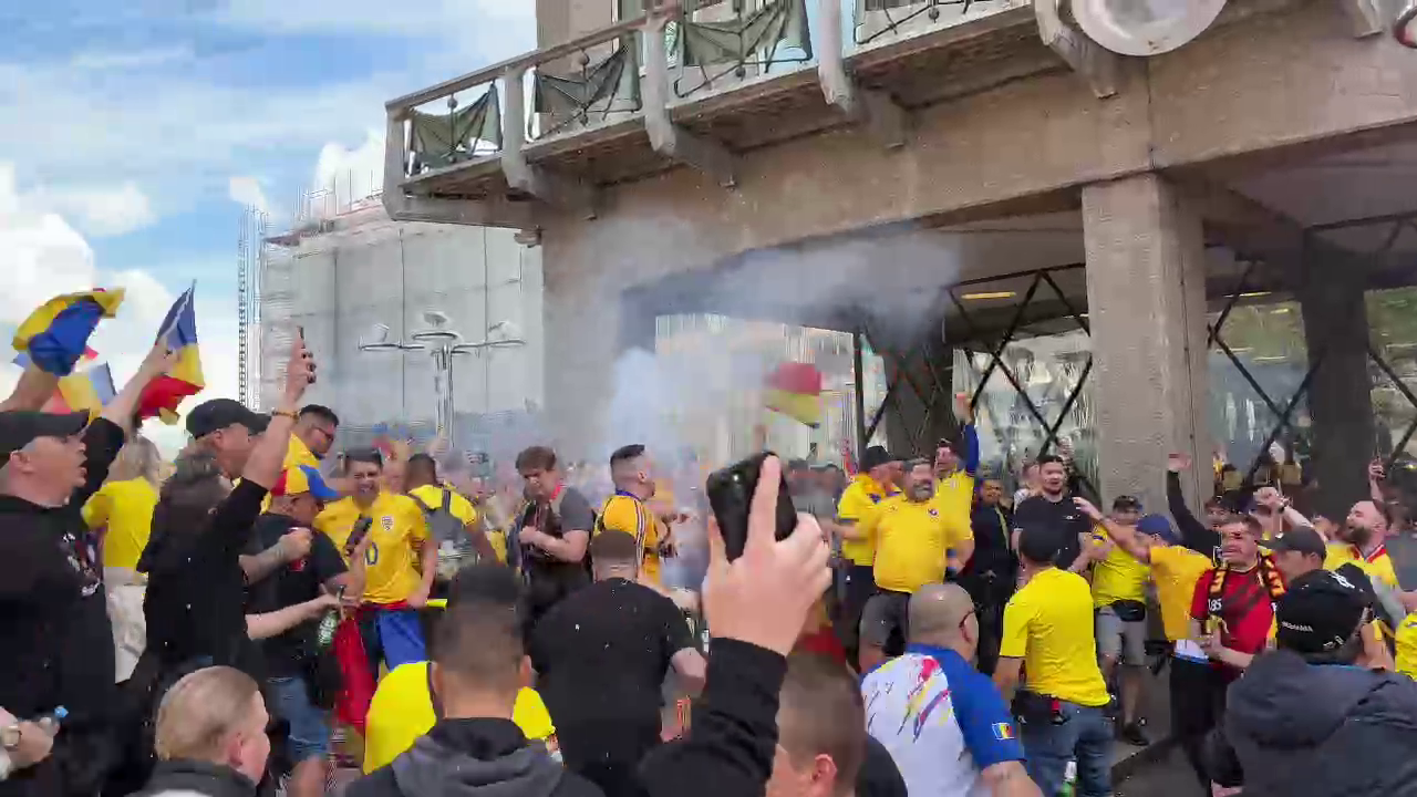 Party în Koln! Românii cântă și se distrează pe străzile din Germania înainte de meciul cu Belgia (Pro TV & VOYO, 22:00)_2