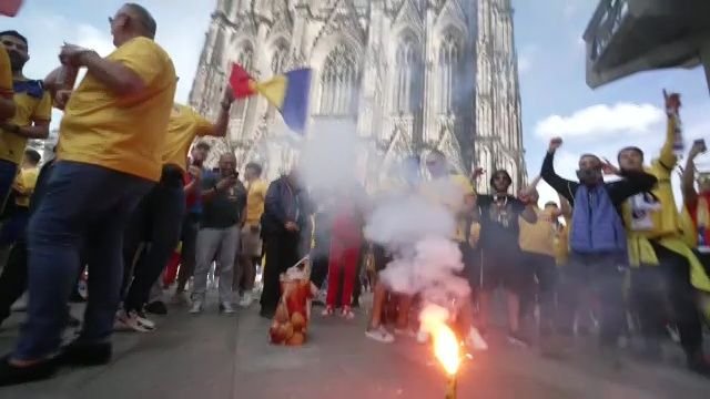 Doi belgieni au ajuns în mijlocul suporterilor români. Ce a urmat la Koln_12