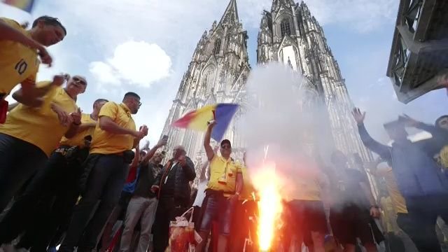 Doi belgieni au ajuns în mijlocul suporterilor români. Ce a urmat la Koln_13