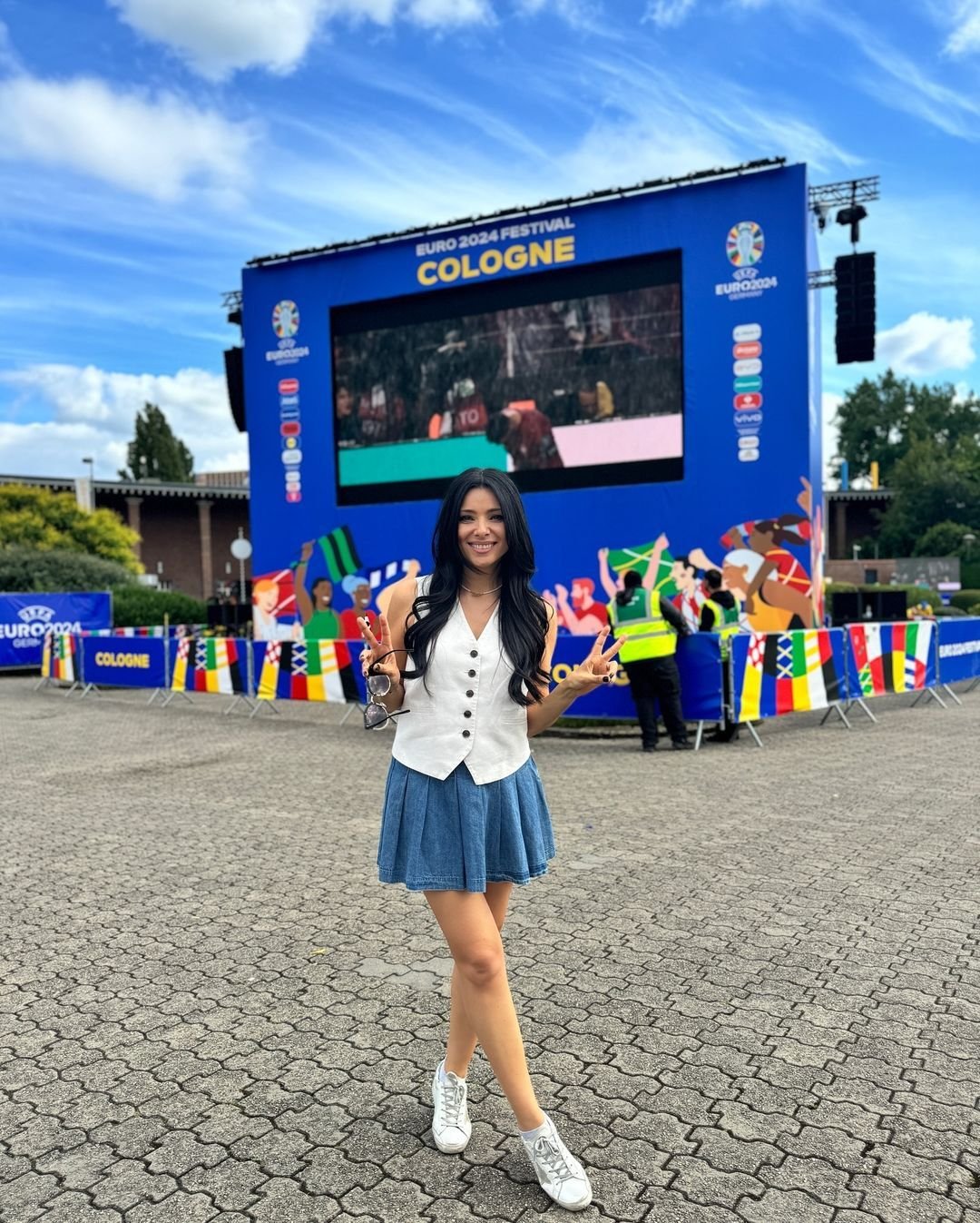 Vedete la meciul România - Belgia de la EURO 2024. De la Andreea Esca la Corina Caragea_6