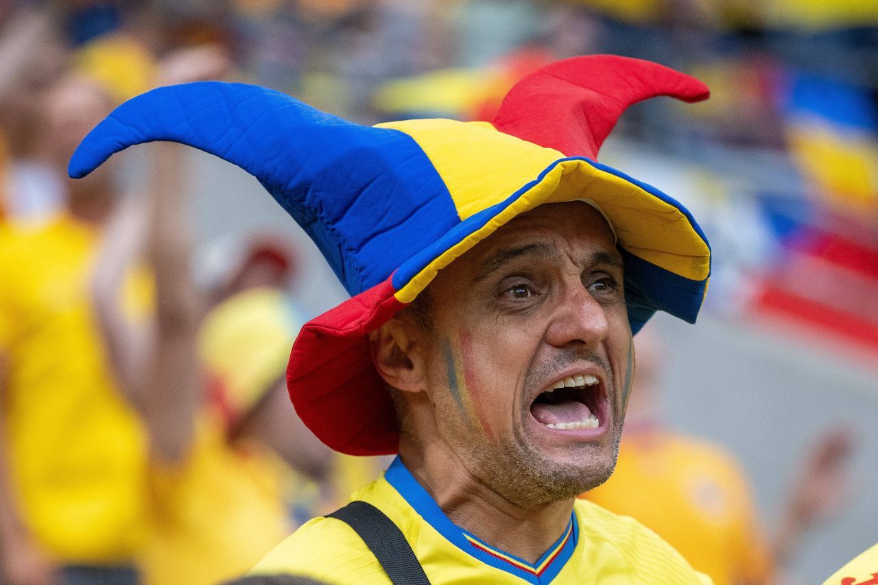 Atmosferă incendiară la Koln! Suporterii au făcut spectacol în Belgia – România!_6
