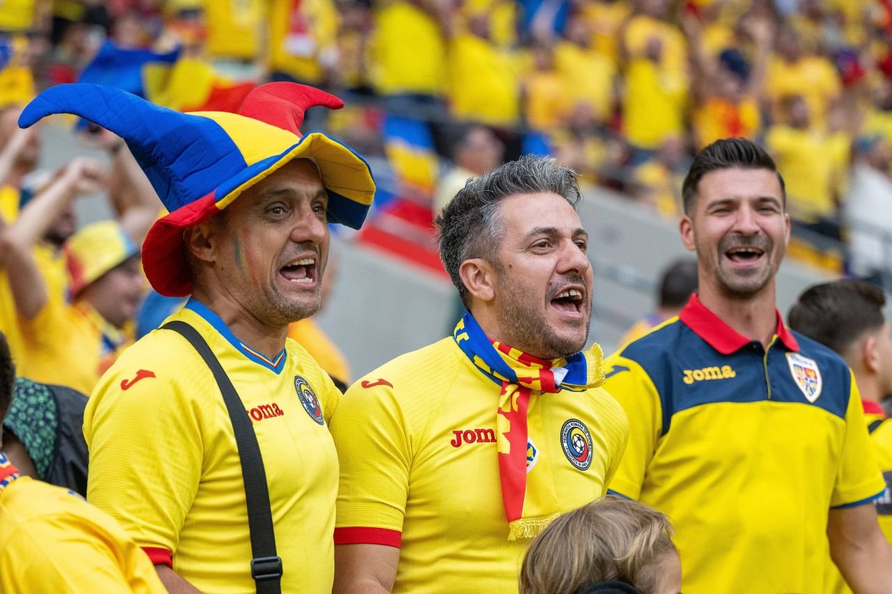 Atmosferă incendiară la Koln! Suporterii au făcut spectacol în Belgia – România!_7