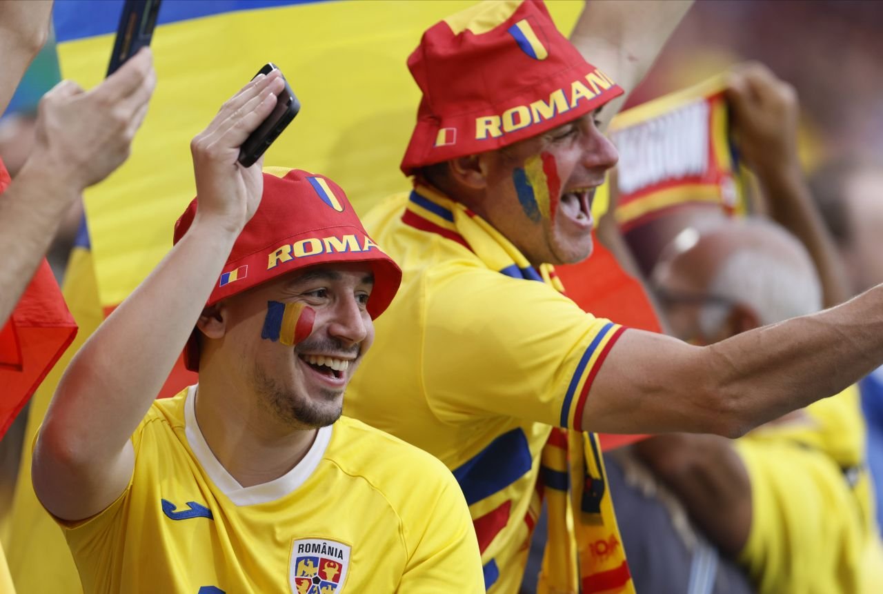 Atmosferă incendiară la Koln! Suporterii au făcut spectacol în Belgia – România!_8