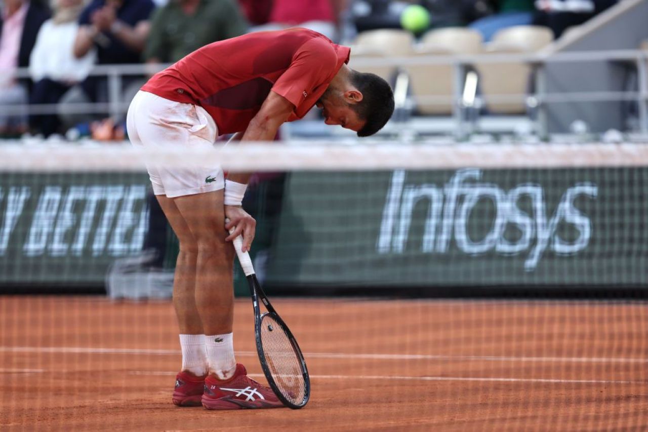 Djokovic merge la Wimbledon, dar nu știe dacă va putea juca. Sârbul s-a operat recent la genunchi_8