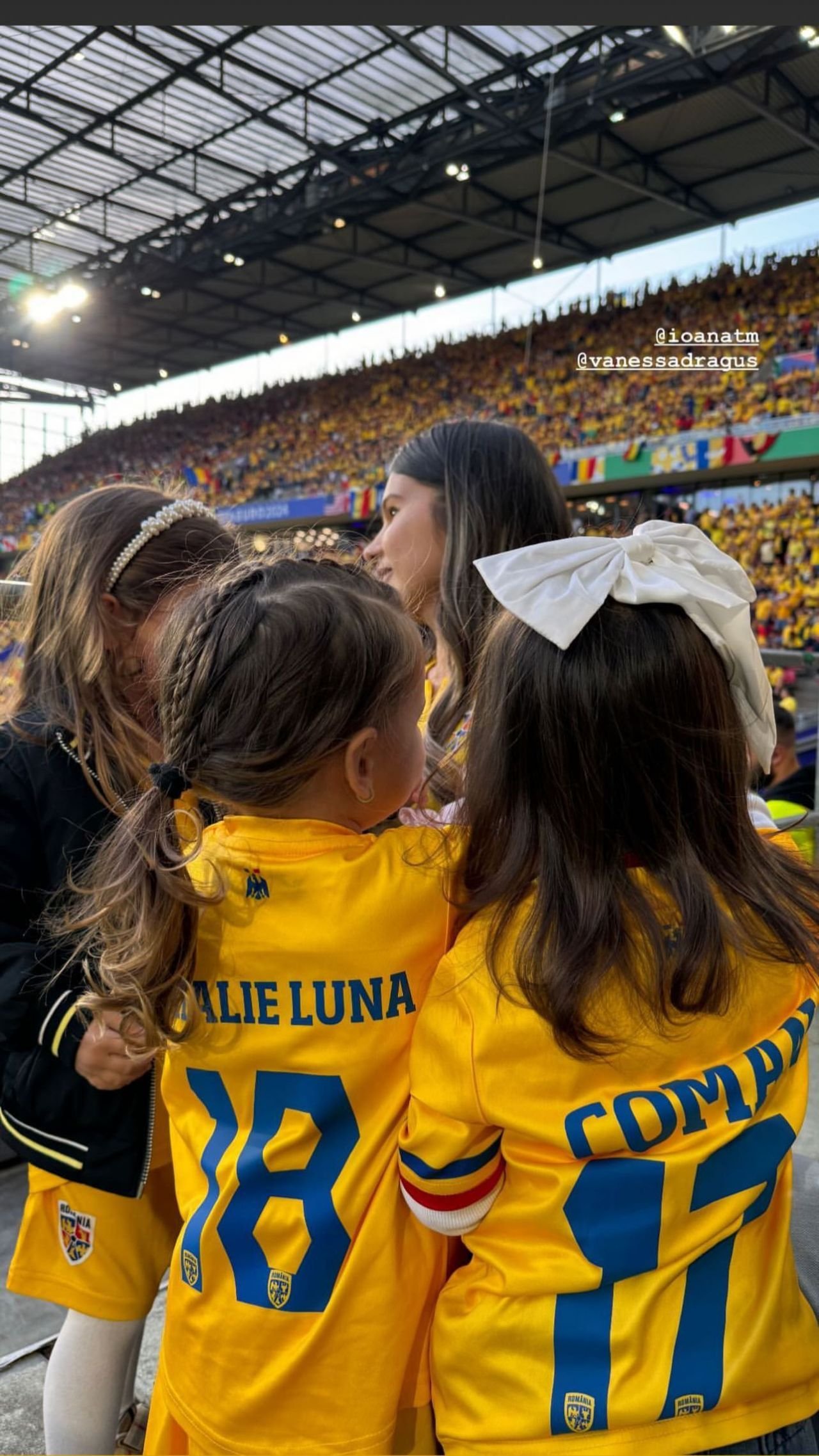 Partenerele le-au fost alături tricolorilor și după înfrângerea cu Belgia. Gestul făcut de iubita lui Radu Drăgușin_10