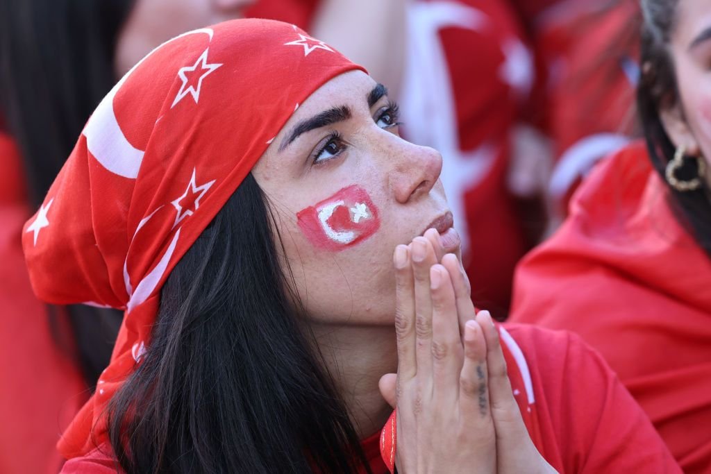 Frumusețile de la EURO 2024! Imagini spectaculoase cu fanele care au făcut senzație în tribune _66