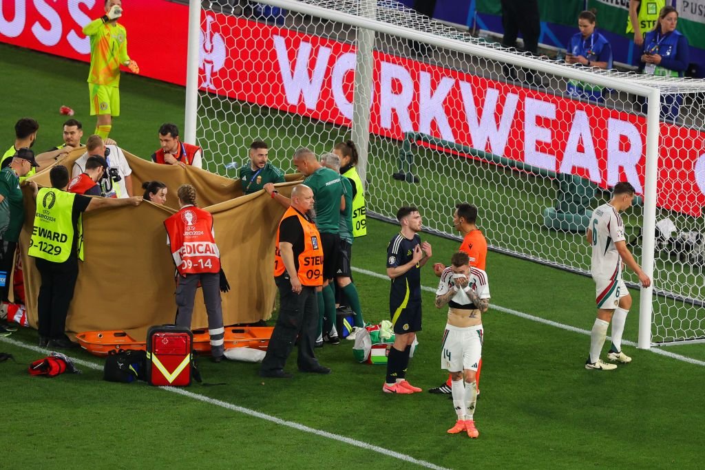 Detalii despre starea de sănătate a atacantului maghiar, care s-a prăbușit pe teren la EURO 2024, în timpul meciului cu Scoția_2