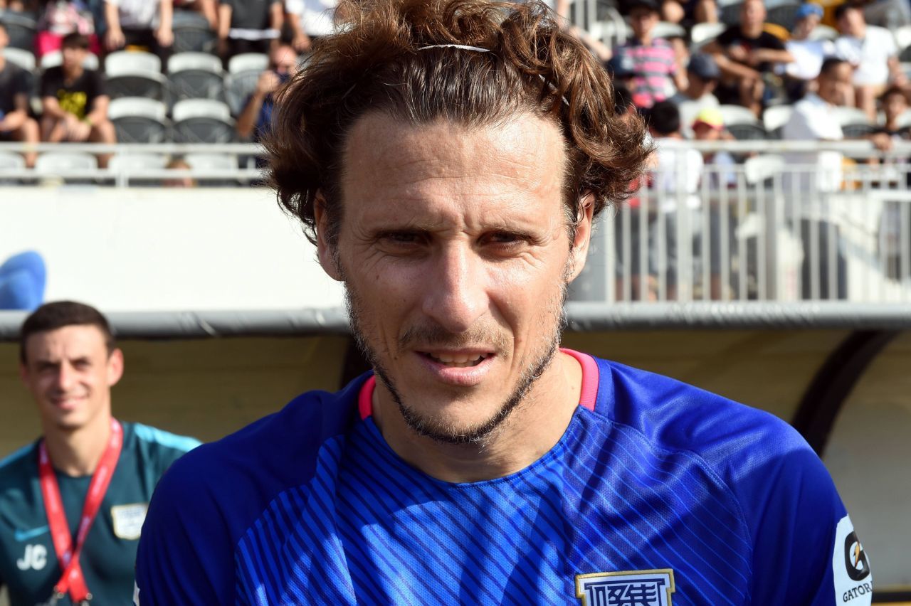 După sute de meciuri în fotbalul mare, Diego Forlán s-a apucat de tenis profesionist: cum se descurcă uruguayanul_5