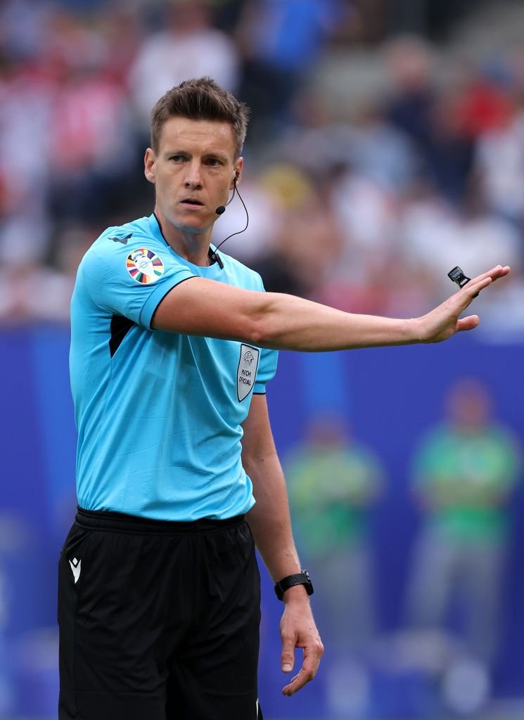 Un neamț va conduce de la centru meciul România - Slovacia! Nu ne-a mai arbitrat până acum_4
