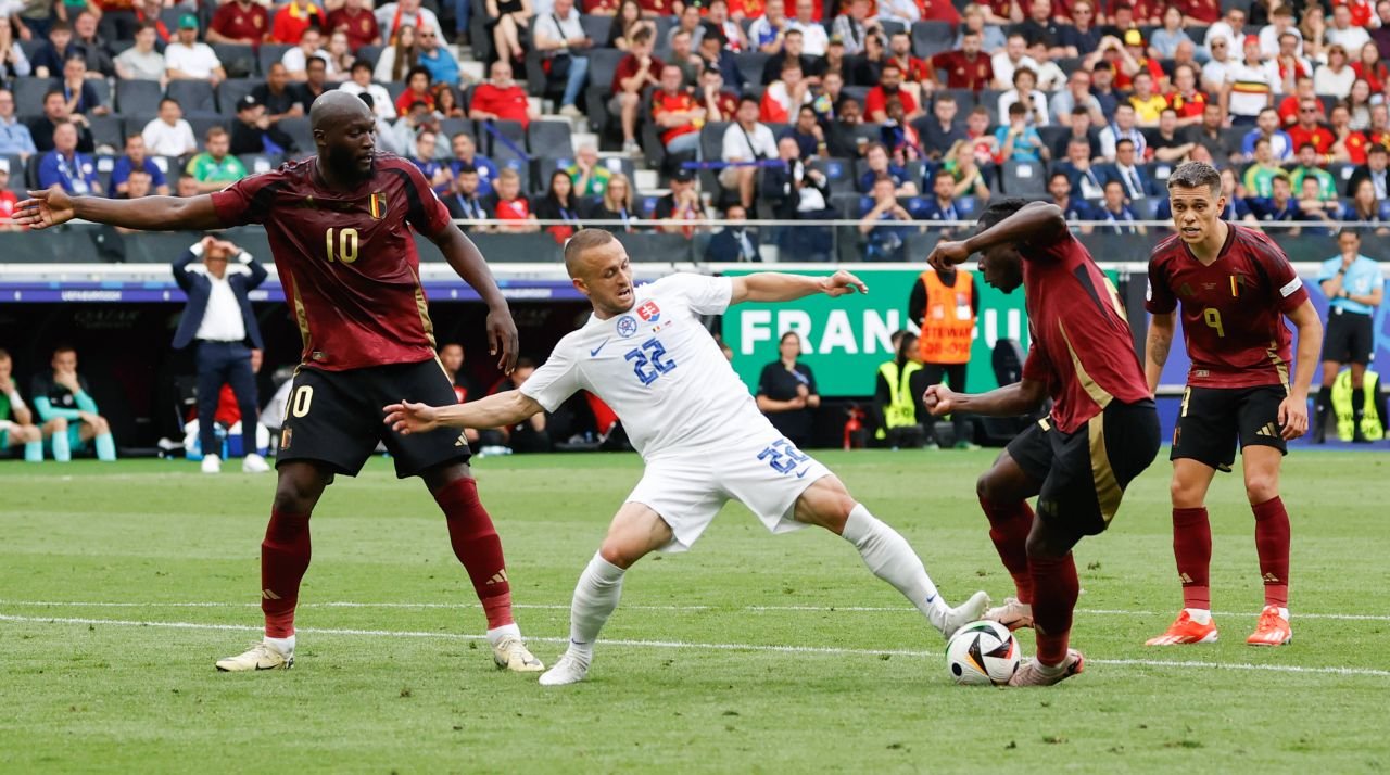 „Vor românii să ne înțelegem la un egal?” Ce a scris presa din Slovacia despre cea mai probabilă remiză de la EURO 2024_27