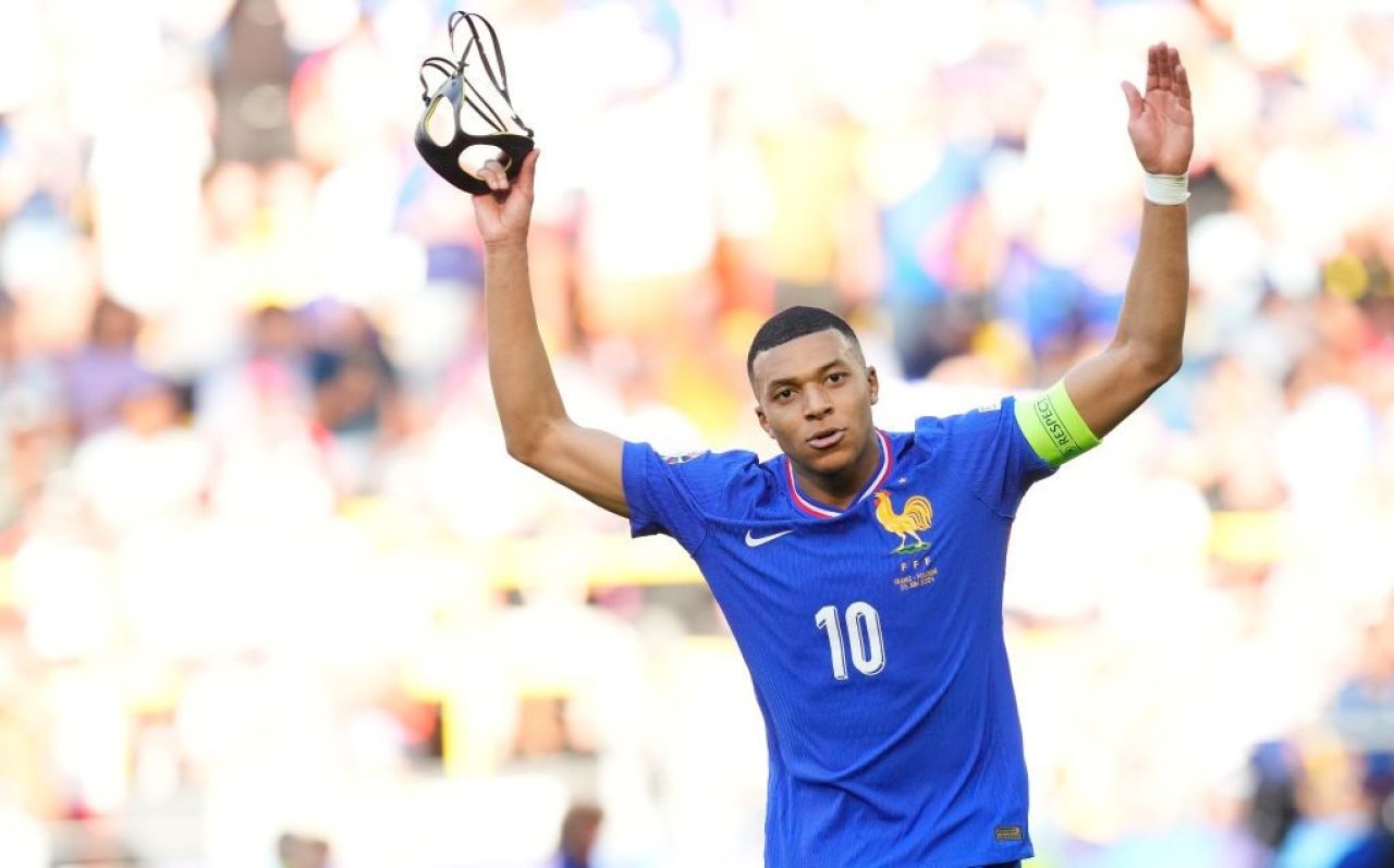 Kylian Mbappe, primul gol din carieră la EURO! Ce a făcut cu masca imediat după penalty-ul transformat contra Poloniei_1