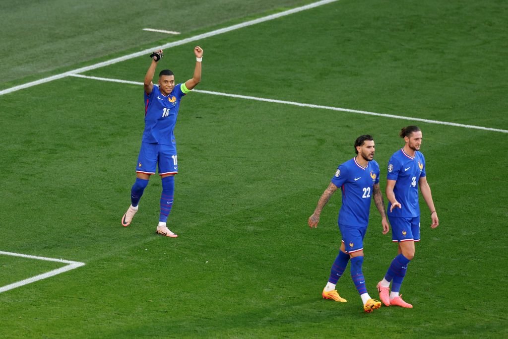 Kylian Mbappe, primul gol din carieră la EURO! Ce a făcut cu masca imediat după penalty-ul transformat contra Poloniei_4